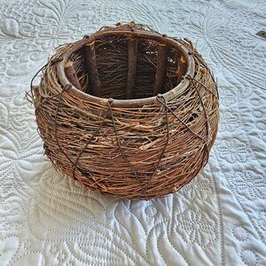 Tenser Handmade Rustic Twig & Wicker Basket With Wooden Supports